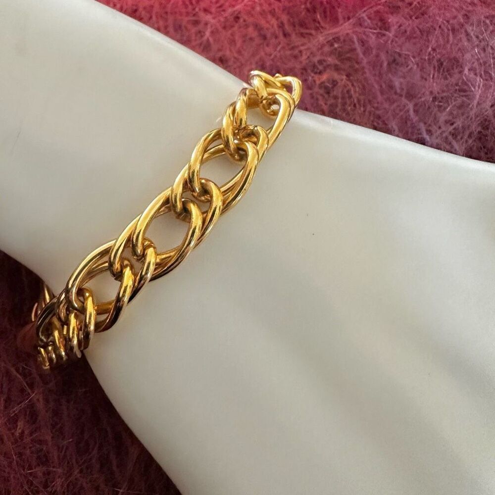 Gold tone chain link bracelet